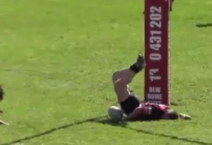 Hilarious scorpion FACEPLANT denies near-certain try