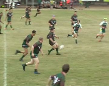 Ref somehow misses comical air swing to allow meat pie