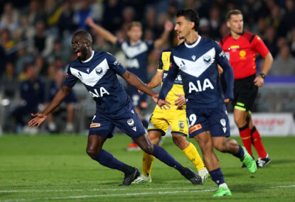 'Good foundations': No panic for premiers Mariners after goalless start against ten-man Victory